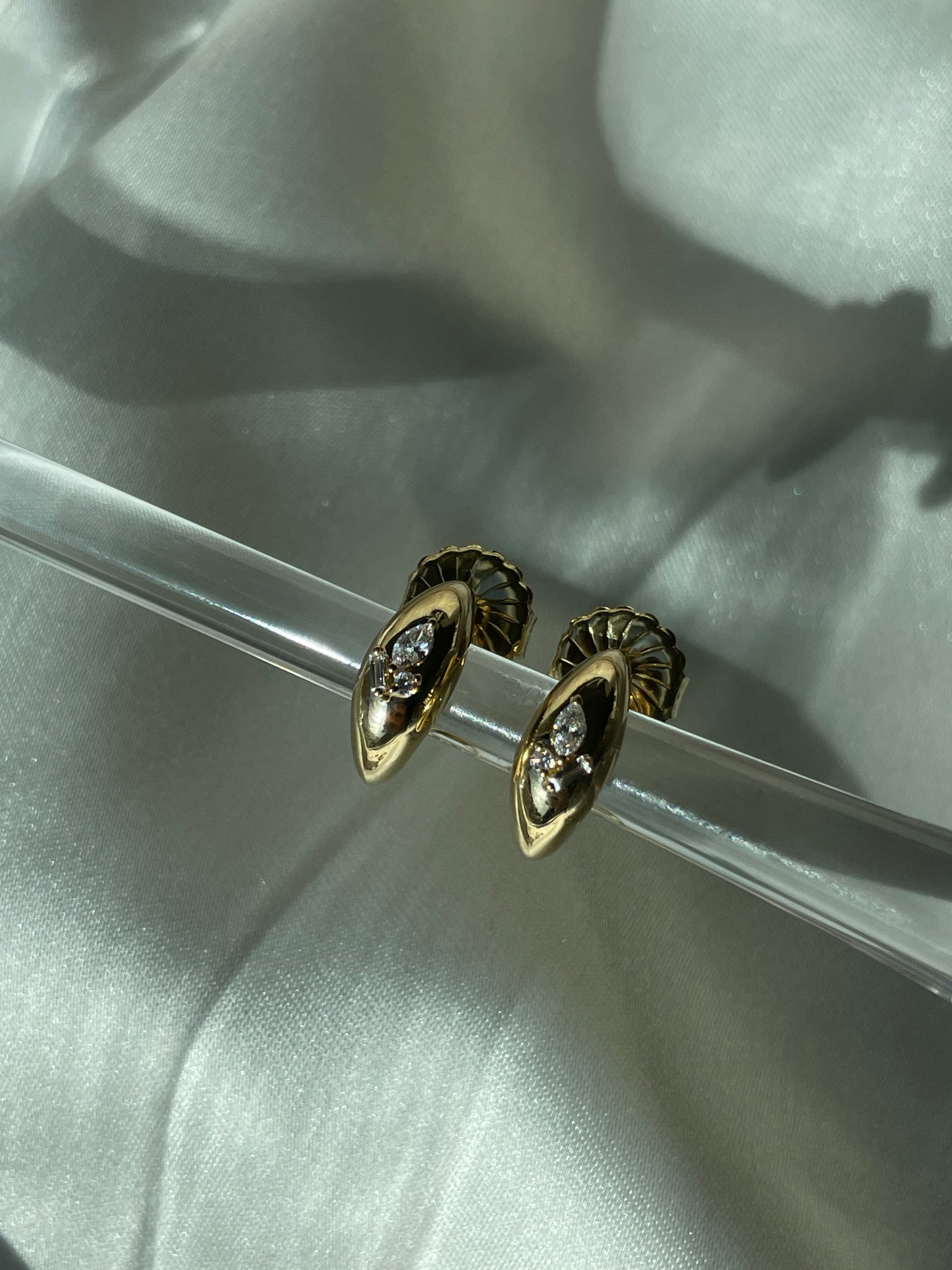 Trellis Small Curve Earrings
